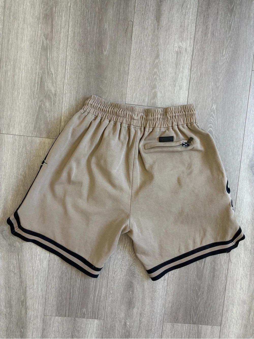 Rare Pro Standard Luxury Athletic Collection LA Dodgers Shorts Beige Size XL **